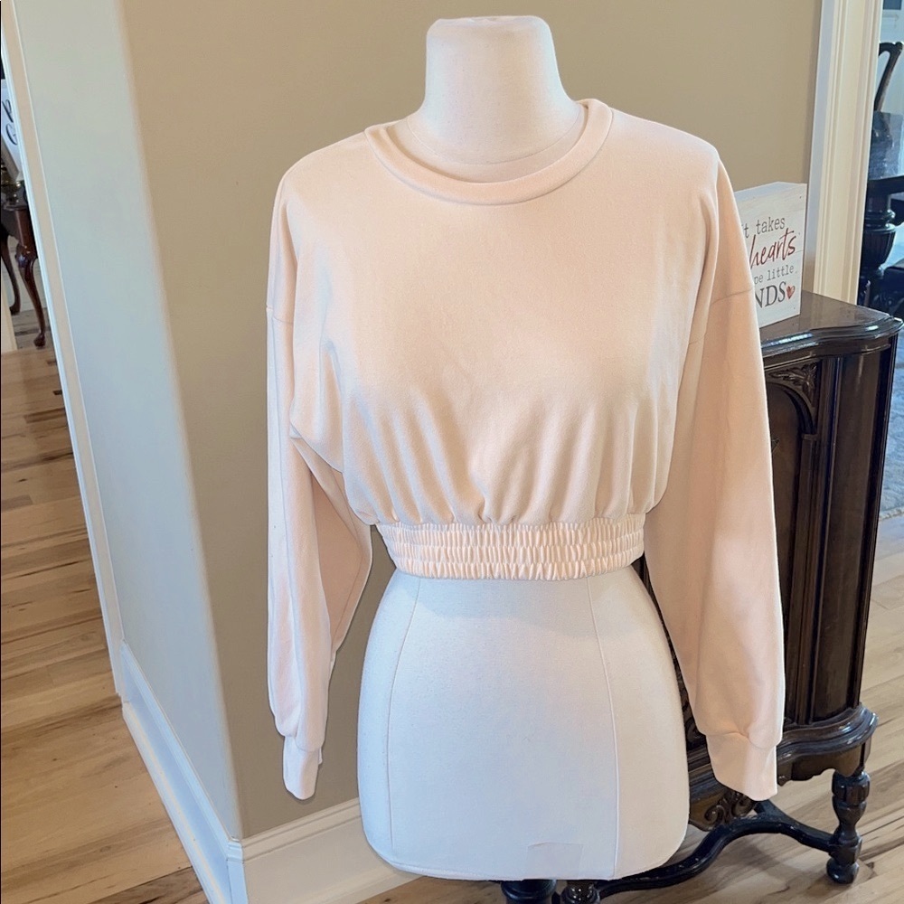 Cozy Velour Cropped Pullover Beige